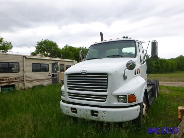 2000 Sterling L9500 Series Truck Mi...