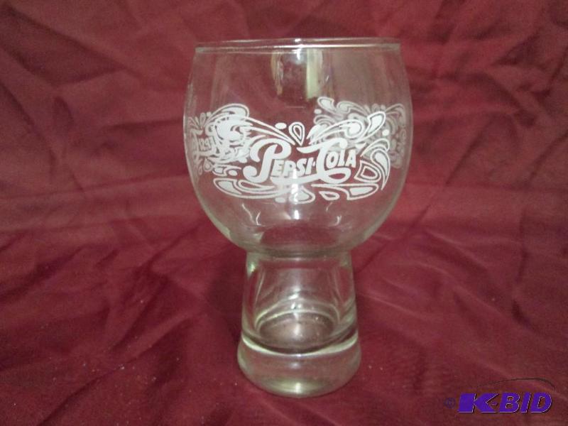 lot 33 image: Vintage Pepsi Cola glass in perfect...