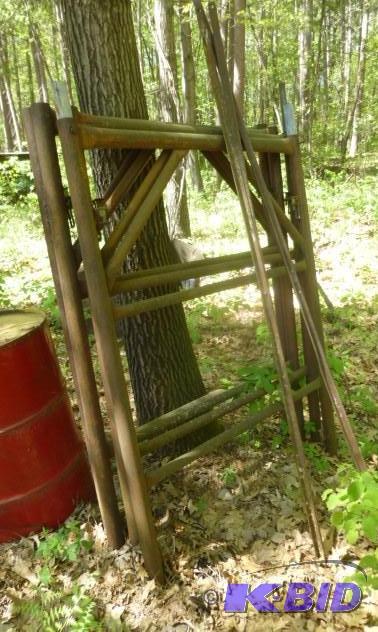 2 - 4 Scaffolding Sections With Cr...