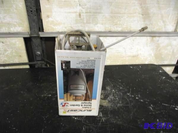 lot 59 image: 2 Gallon Sprayer...