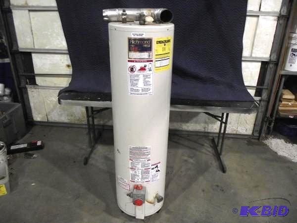 lot 28 image: 30 Gallon Hot Water Heater   Owner ...