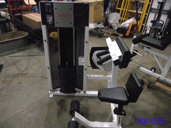 lot 35 image: Life Fitness Ab Machine   160 lbs o...