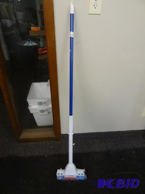 New Quickie Roller Mop with scrub p...