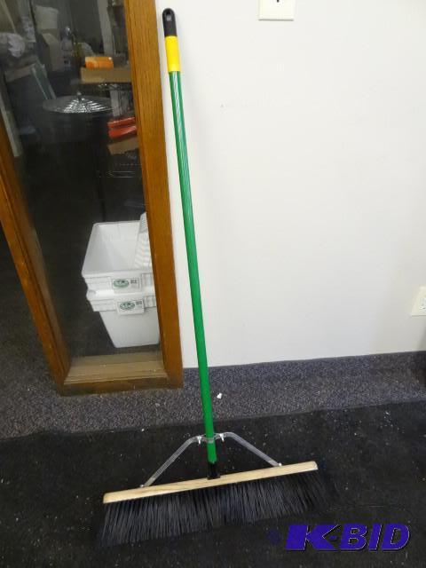 New Laitner 24 in push broom with m...