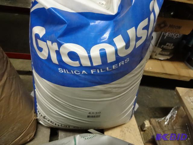Approx 100 lbs Granusil quartz sand...