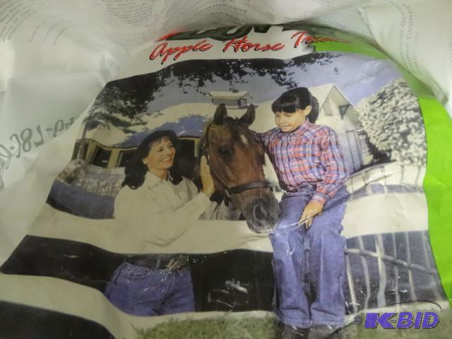 Approx 15 lb bag Luv-It Apple Horse...