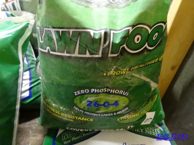 Approx 16 lbs MaxLawn lawn food 26-...