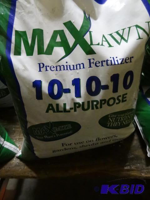 Approx 20 lbs MaxLawn Fertilizer 10...