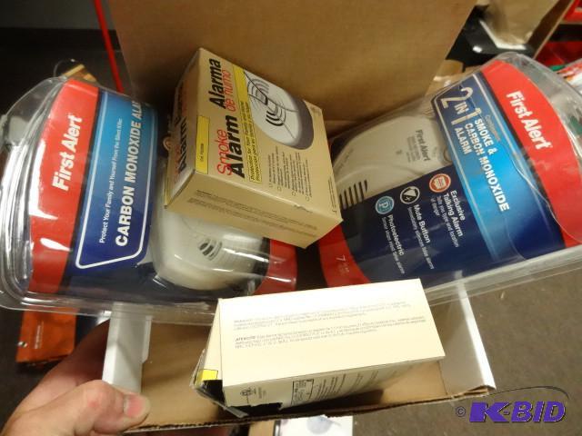 4 pc lot New incl 2 First Alert com...