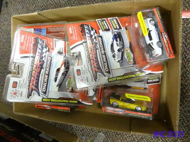 Qty 5 New lot of Tracksters 164 sc...