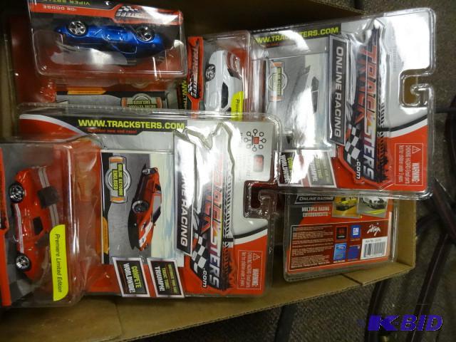 Qty 5 New lot of Tracksters 164 sc...