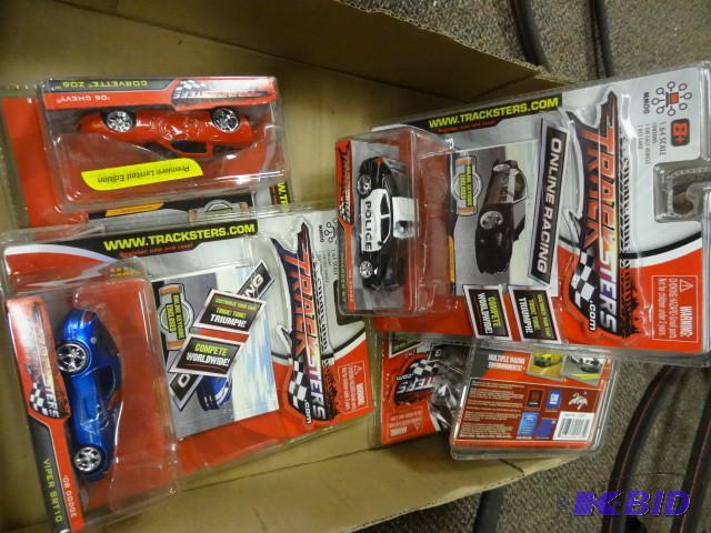 Qty 5 New lot of Tracksters 164 sc...
