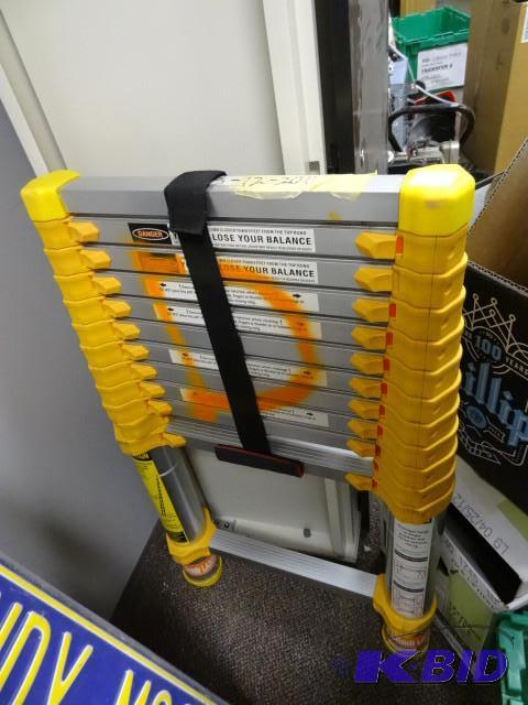 Used telescoping ladder 12ft. Teste...