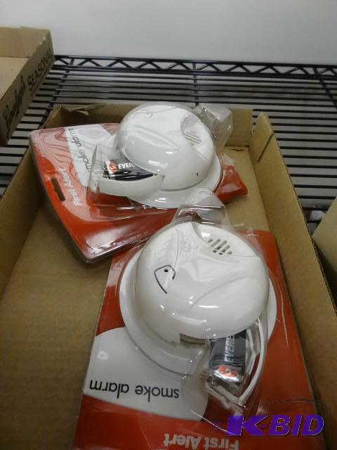 Qty 2 NEW First Alert bat powered s...