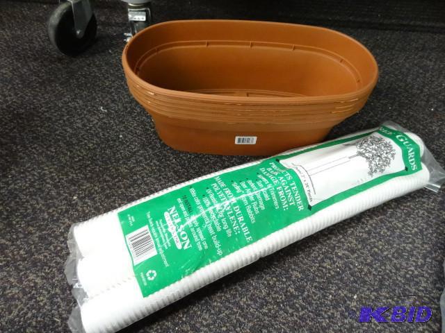 6 pc Lot New 5  16 oval planters (m...