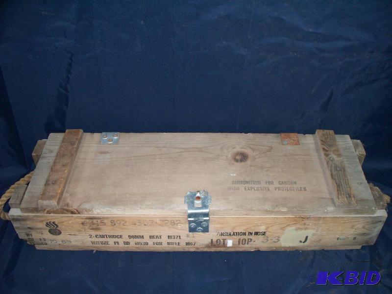lot 25 image: AMMUNITION BOX NICE SHAPE...