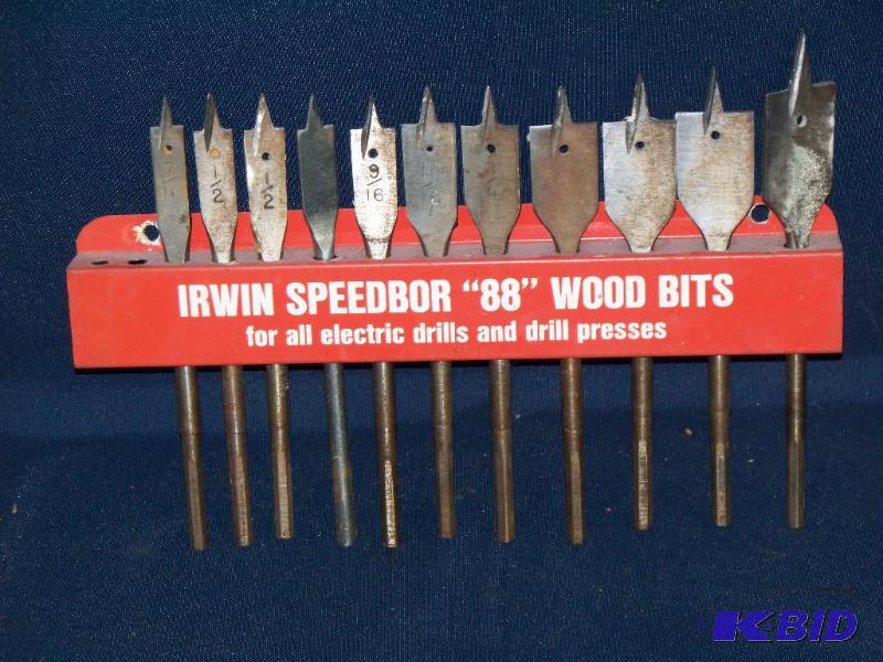lot 32 image: 11 PIECE WOOD BIT SET...