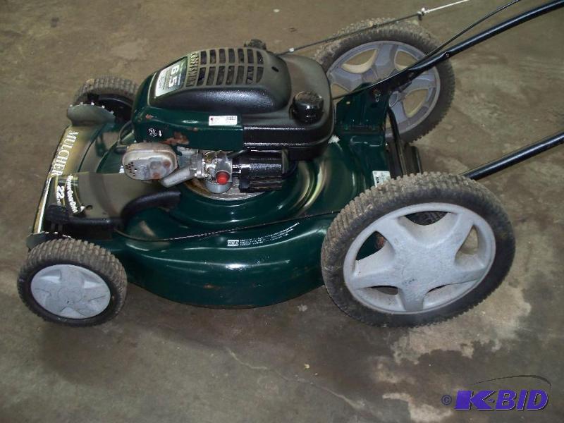 lot 4 image: Craftsman Self Propelled Mulcher mo...