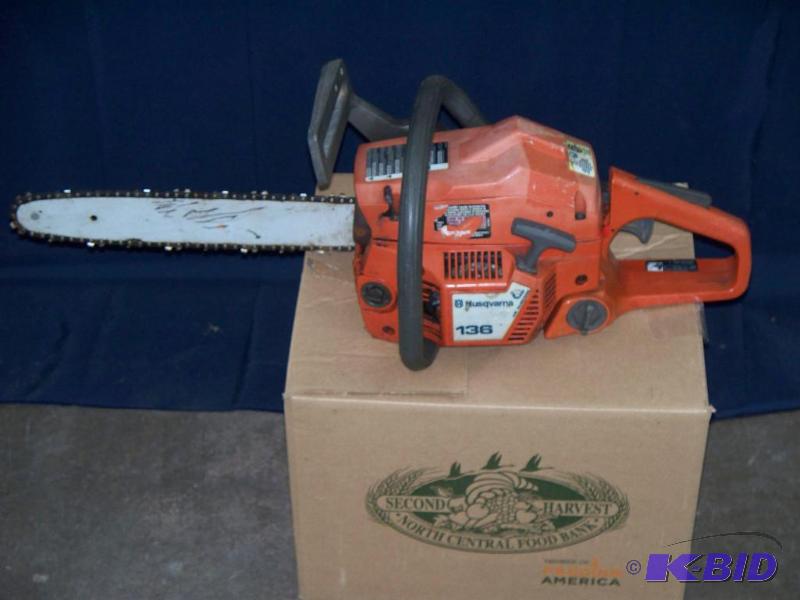 lot 57 image: HUSQVARNA 136 CHAIN SAW RAN GREAT L...