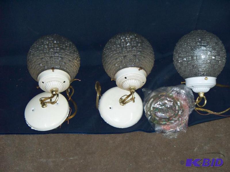 lot 58 image: SET OF 3 LIGHTS...