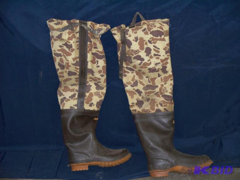 lot 74 image: Pair of Cabelas Hip waiters  n...