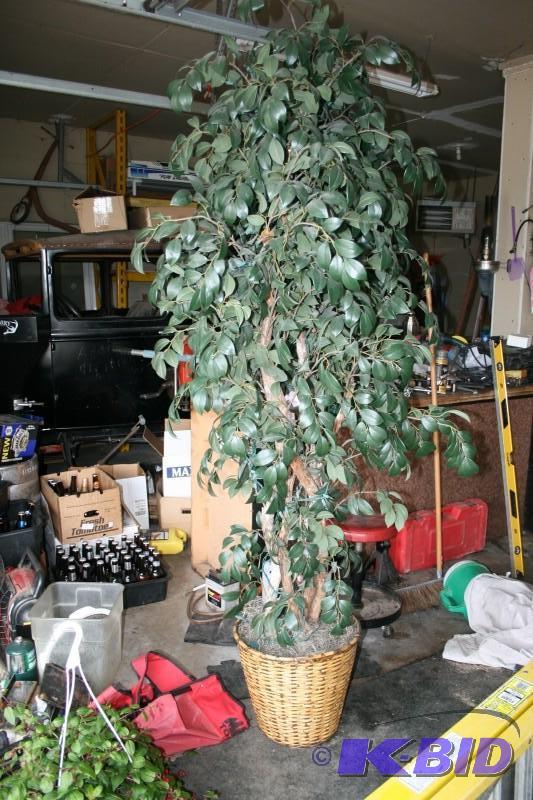 lot 101 image: Artificial tree wlights approx. 7...