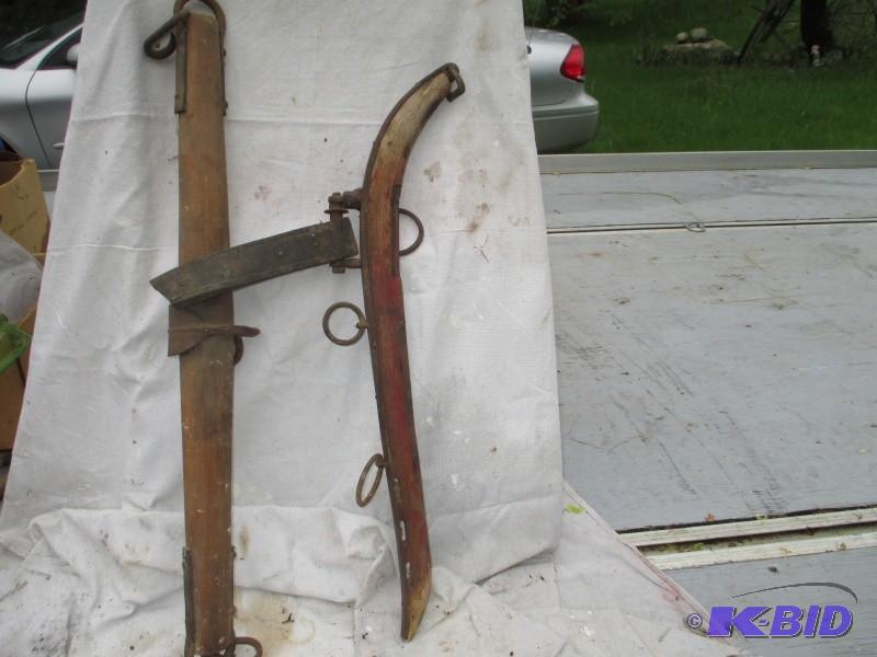 lot 110 image: Wooden horse levelers...