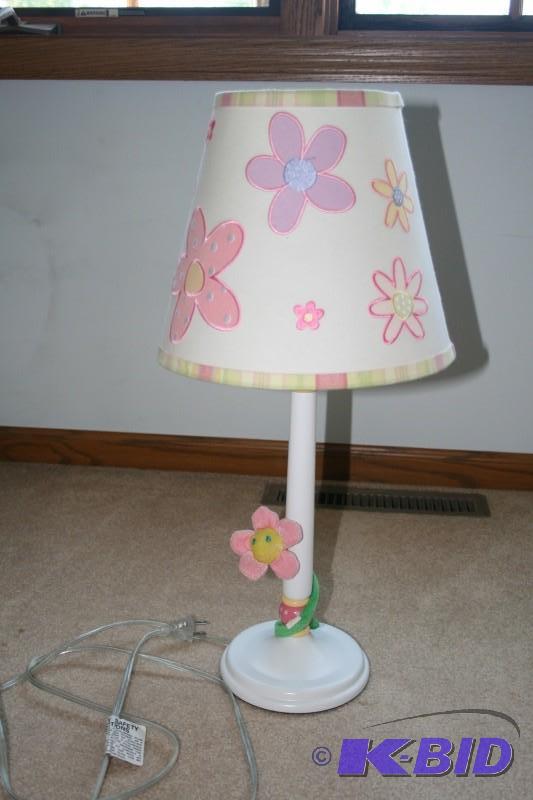 lot 133 image: Lamp, approx. 22" tall...