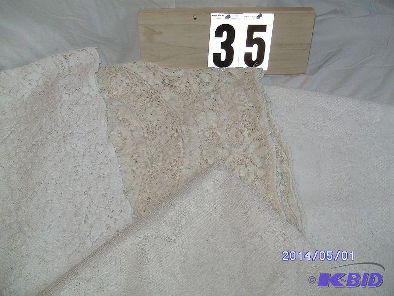 lot 35 image: Lace tablecloths, Qty 4 - one 64&qu...