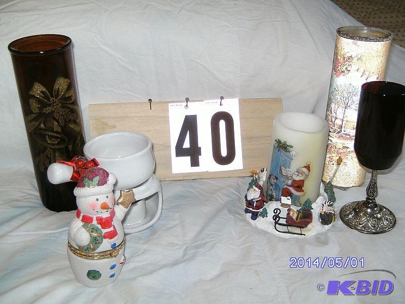 lot 40 image: Christmas misc - candle holders po...