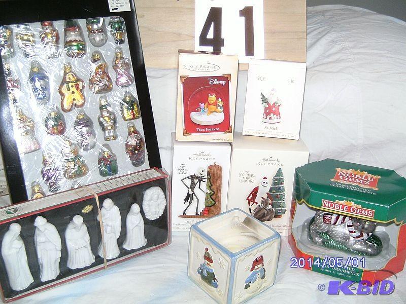 lot 41 image: Christmas Misc - old-fashioned glas...