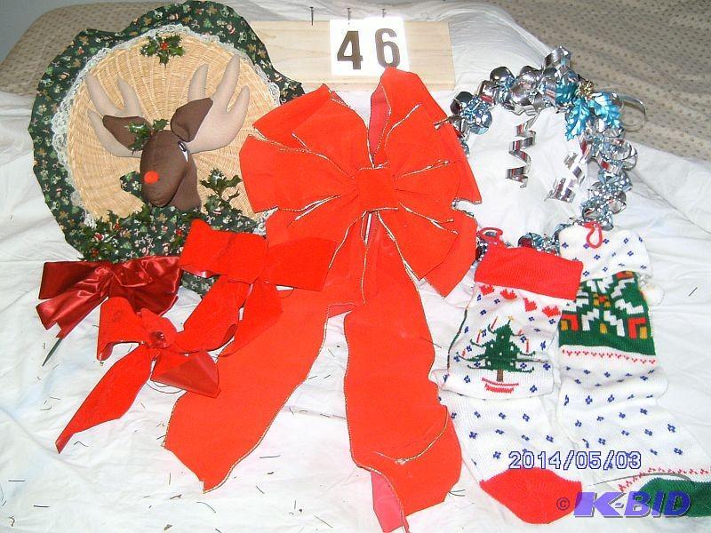 lot 46 image: Christmas Misc. - Reindeer wreath ...