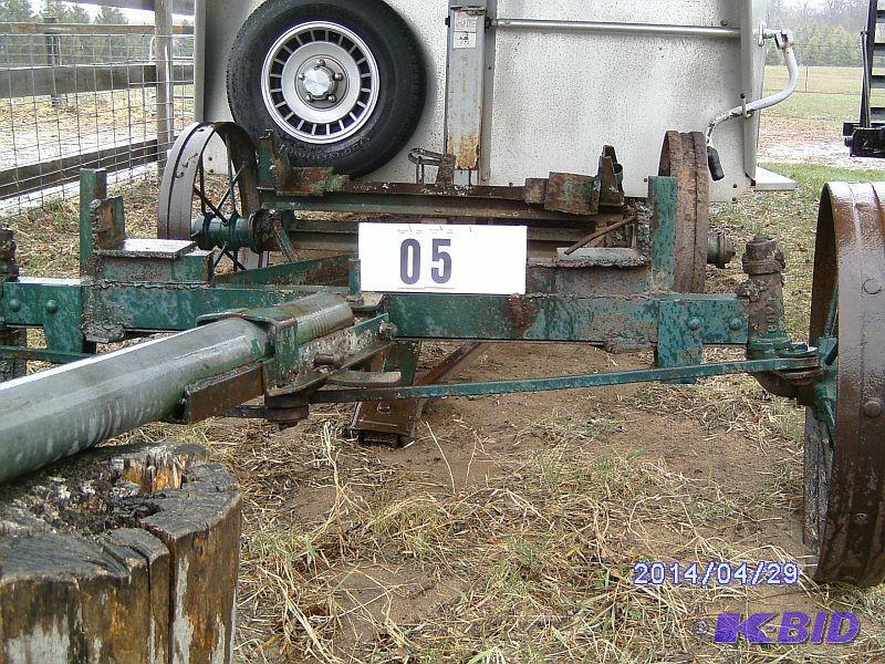lot 5 image: Antique Hay Wagon running gear - Ye...