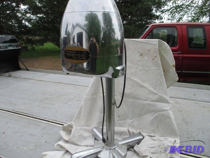 lot 77 image: Commercial beauty salon hair dryer...