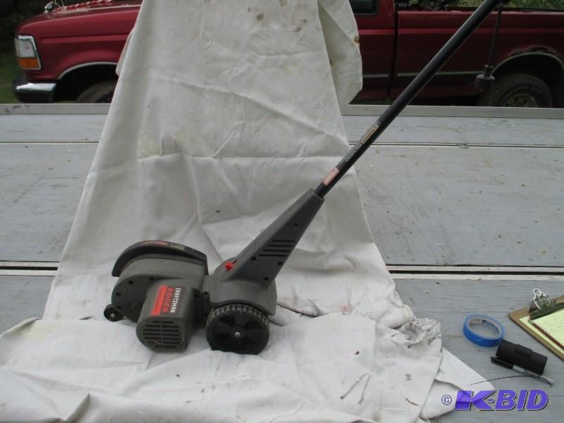 lot 79 image: Craftsman Lawn 2.5 electric edger ...