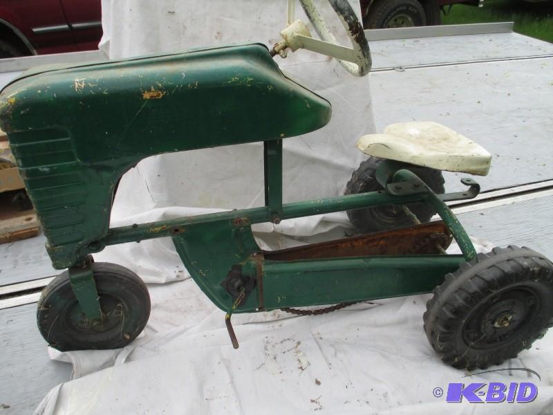 lot 86 image: Old Pedal tractor...