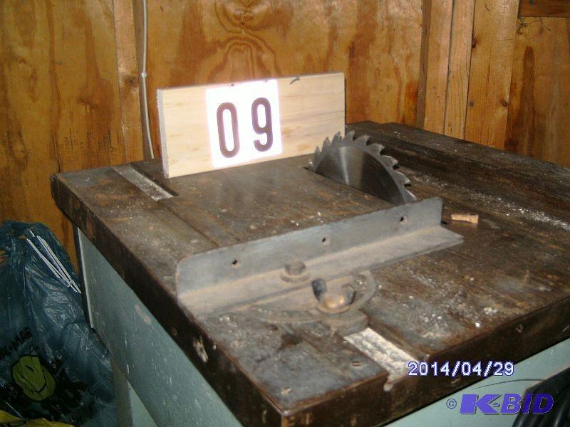 lot 9 image: Table Saw - runs great...