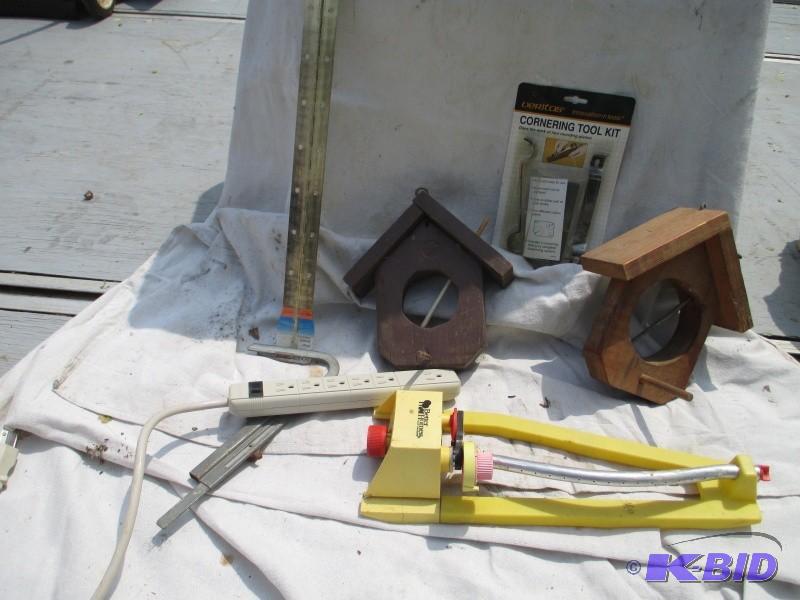 lot 98 image: Surge protector outlet 2 orange fe...