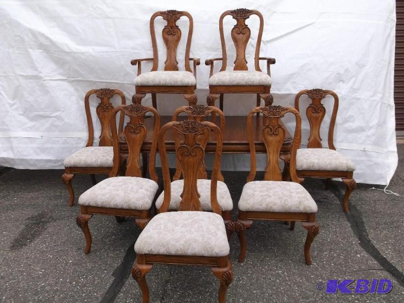 Beautiful Elegant Solid Oak Dinning...