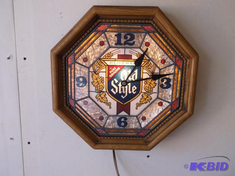 HEILEMANS Old Style lighted clock ...