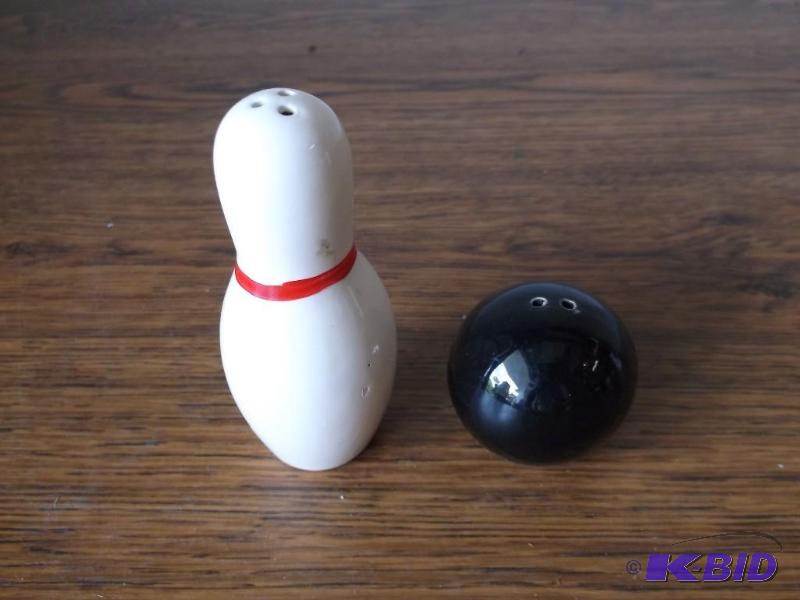 Cute set bowling ball an pin salt a...