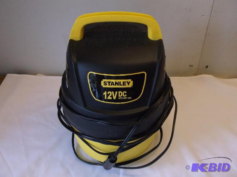 Stanley 12 V DC wetdry vac works....