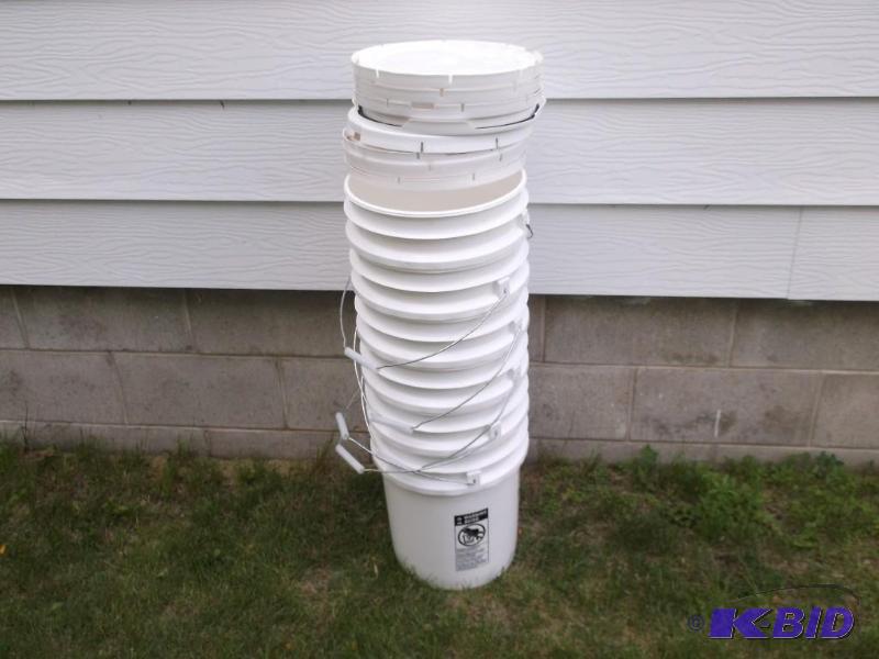 5-5 Gallon food grade pail with lid...