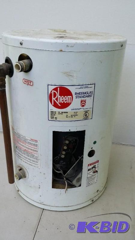 10 Gallon Hot water heater, Needs n...