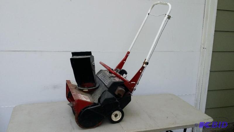 Snapper Snow Thrower 19.5&quot aug...