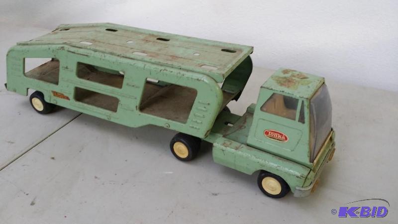Old Tonka Truck 18&quot long....