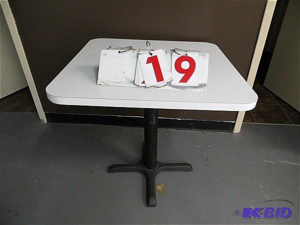 lot 19 image: Table 30" x 30" x 29"...