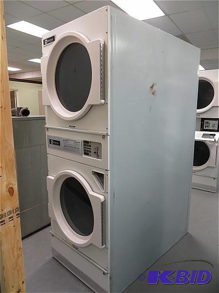 lot 3 image: Maytag Commercial Coin-Operated 30l...