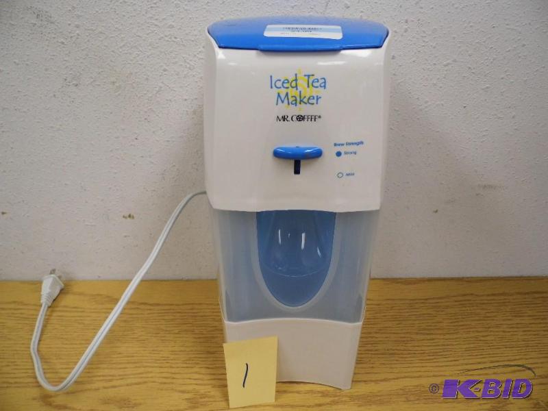 lot 1 image: Mr. Coffee Ice Tea Maker
