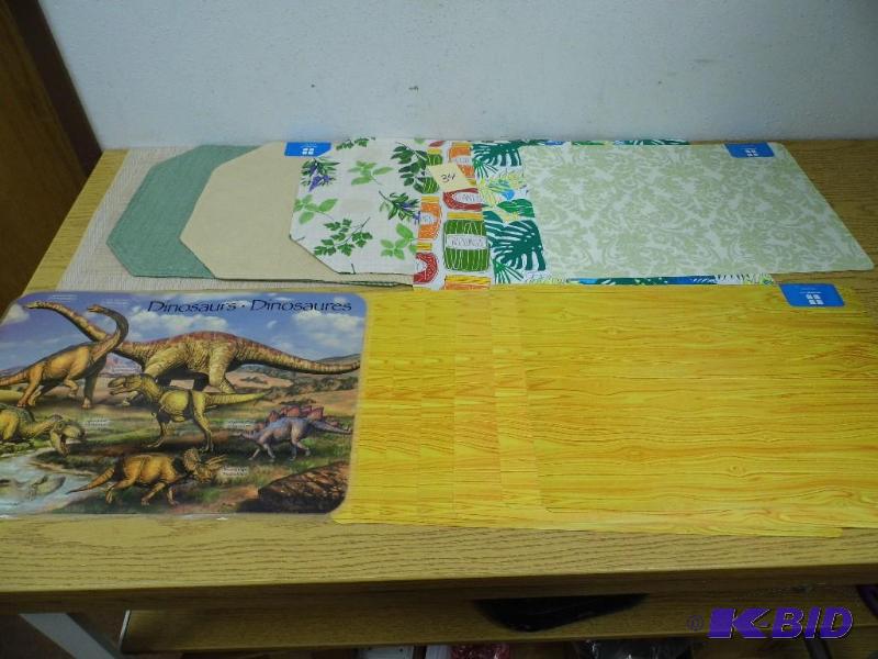 lot 34 image: Lot of 14 Assorted Placemats